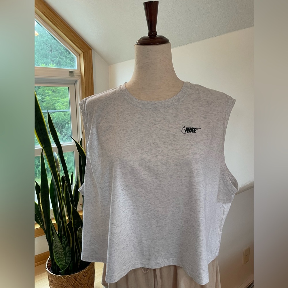 Nike : Light Gray Muscle Tee